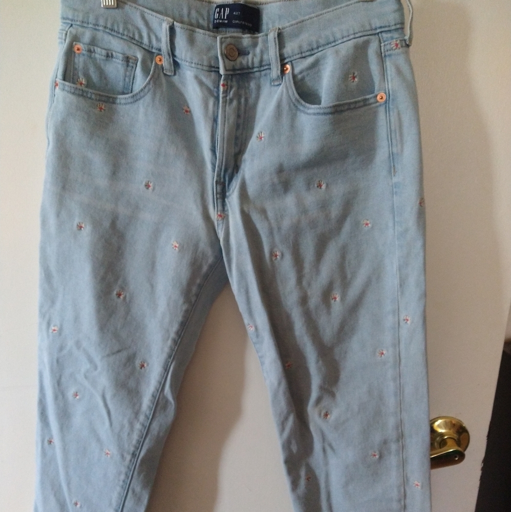 Gap jeans size 4/27